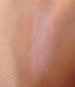 Makeup Revolution - The One Blush Stick - Dream -GlowBelle Verkoopwinkel 1042x1200 2