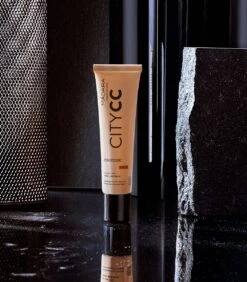 MÁDARA Anti-Pollution CC Cream SPF15 Medium Beige 40ml - Hyaluronzuur -UVA/UVB -GlowBelle Verkoopwinkel 1050x1200 1