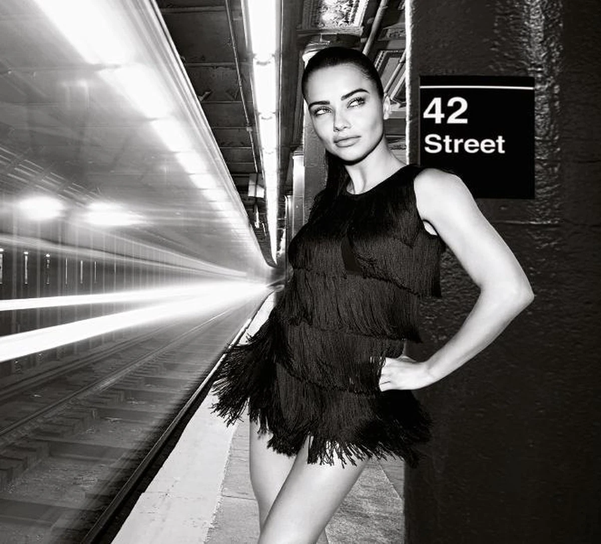 Maybelline - Brow Precise Fiber Filler- 04 Soft Brown - Wenkbrauwmascara 6 Maybelline - Brow Precise Fiber Filler- 04 Soft Brown - Wenkbrauwmascara - Afbeelding 6