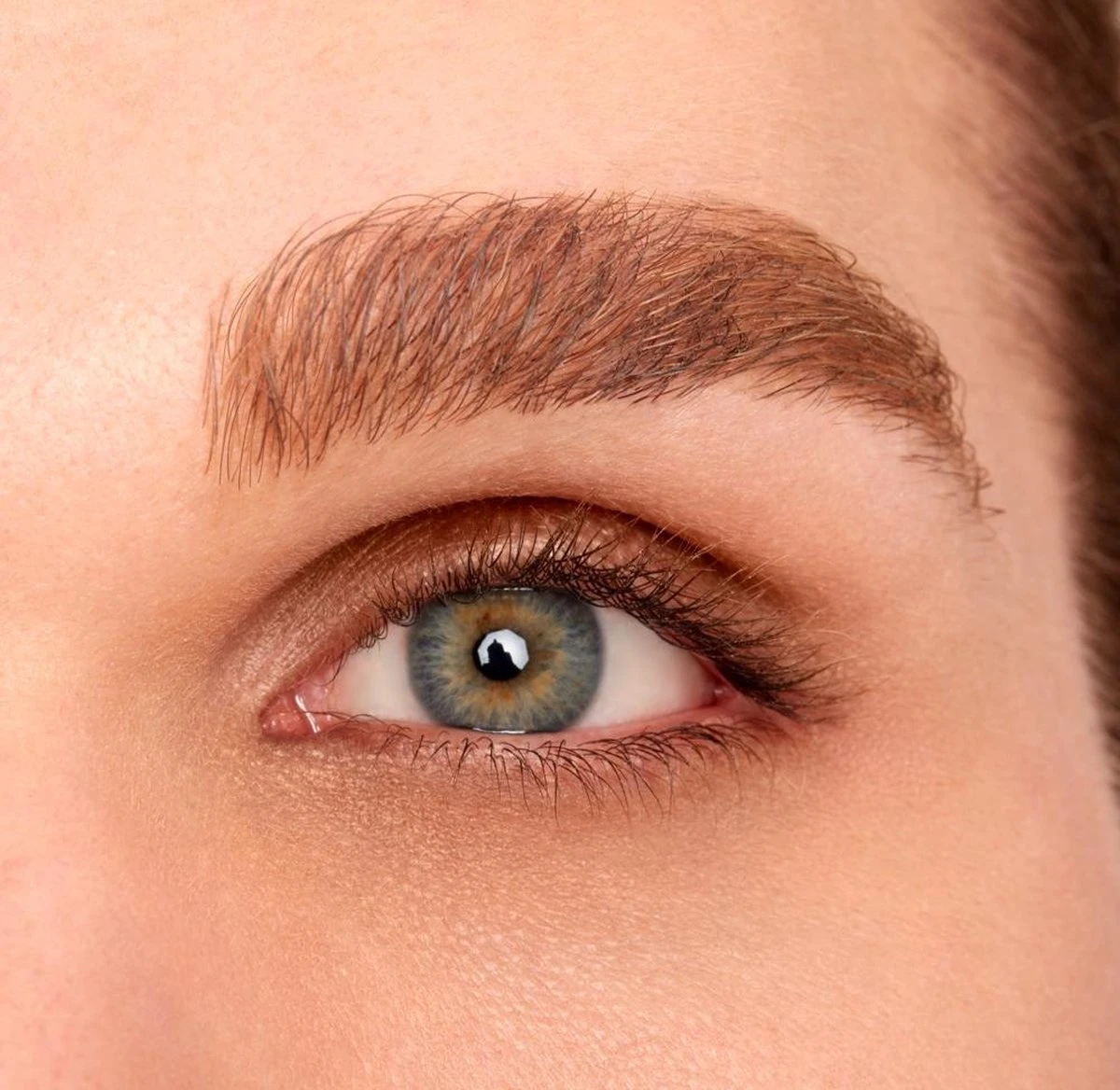 NYX Professional Makeup Fill & Fluff Eyebrow Pomade Pencil - FFEP01 Blonde - Wenkbrauwpotlood - 0,2 Gr 6 NYX Professional Makeup Fill & Fluff Eyebrow Pomade Pencil - FFEP01 Blonde - Wenkbrauwpotlood - 0,2 Gr - Afbeelding 6