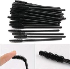 Lashes & More – 50 Stuks Siliconen WimperBorsteltjes – Zwart - Mascara Borsteltjes - Mascara Borstel - Wimper Borstel - Siliconen Wimperborstel - Wimperborstel Voor Wimper Extensions - Siliconen Wenkbrauwborstel -Siliconen Top - Wenkbrauw Kwast -GlowBelle Verkoopwinkel 1200x1186 8