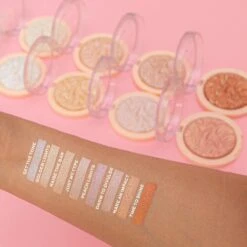 Makeup Revolution - Reloaded Highlighter Peach Lights -GlowBelle Verkoopwinkel 1200x1200 376