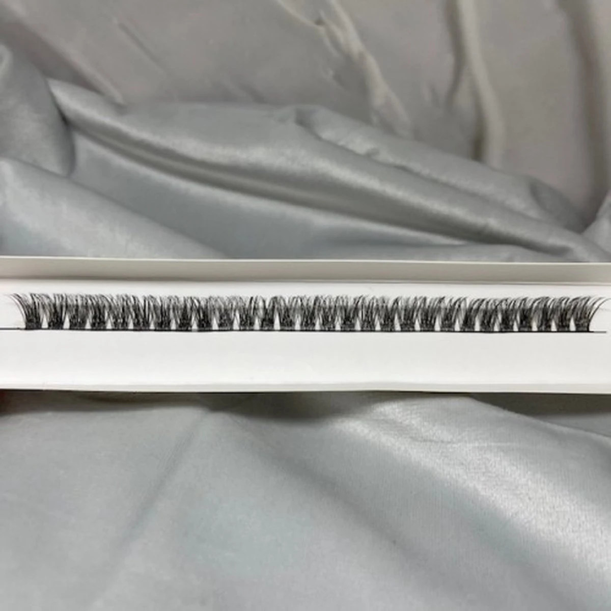 EHHbeauty - Wimpers - Wimperextensions - Lashes - Naturel - Dreamy - Cluster - 12mm - Diy Lashes - Stukjes Wimper 1 EHHbeauty - Wimpers - Wimperextensions - Lashes - Naturel - Dreamy - Cluster - 12mm - Diy Lashes - Stukjes Wimper