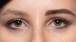 Eyebrow Magic Wenkbrauwpen - Donker Bruin 9 Eyebrow Magic Wenkbrauwpen - Donker Bruin -GlowBelle Verkoopwinkel 1200x666 1