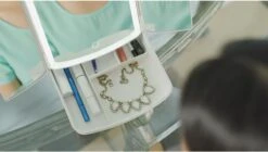 Merkloos Make-up Organizer Met Spiegel En LED Van METU-Online - Make Up Opberger - Make Up Spiegel Met Led Lamp - Makeup Opbergdoos - Make-up Spiegel Wit - Make Up Spiegel Met Verlichting En Usb - Make Up Koffer - Make Up Tafel - Make Up Organizer -GlowBelle Verkoopwinkel 1200x680 2