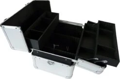 Veronica NAIL-PRODUCTS - Aluminium Koffer - Zilver - 3 Vaks - Draagriem En Afsluitbaar - Beautycase Voor Nagel, Pedicure, Manicure, Visagie, Make-up, Kapper Spullen. -GlowBelle Verkoopwinkel 1200x791 3