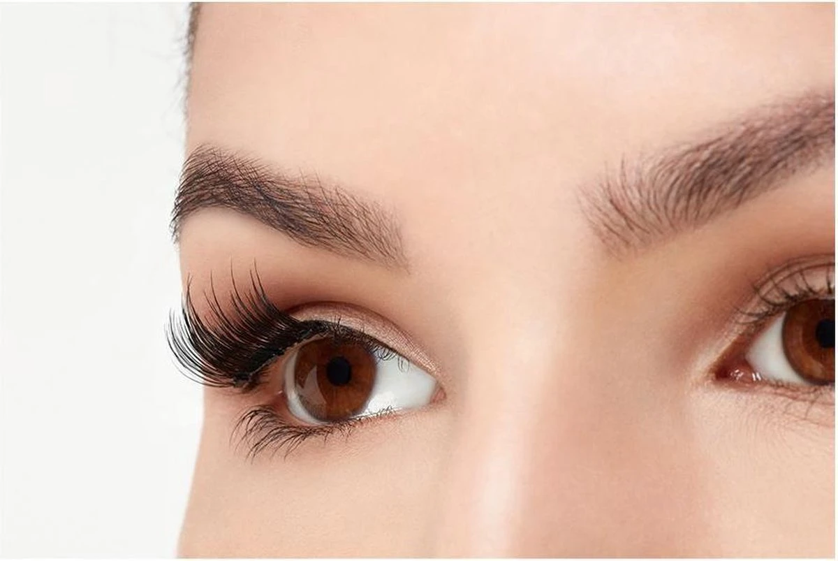 Ardell Professional Magnetic Double Strip Accents Lashes - 001 Accents - Magnetische Nepwimpers - Set Kunstwimpers - Zwart 6 Ardell Professional Magnetic Double Strip Accents Lashes - 001 Accents - Magnetische Nepwimpers - Set Kunstwimpers - Zwart - Afbeelding 6