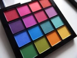 NYX Professional Makeup Ultimate Shadow Palette - Brights USP04 - Oogschaduw Palet 21 NYX Professional Makeup Ultimate Shadow Palette - Brights USP04 - Oogschaduw Palet -GlowBelle Verkoopwinkel 1200x910 2