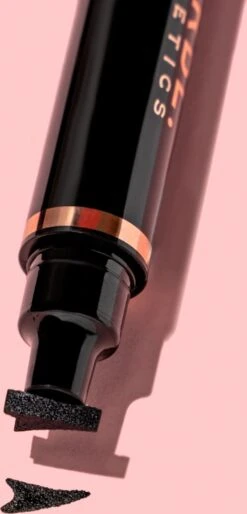 MARBL. Cosmetics - Easy Wing - Eyeliner Stempel - 8mm - Waterproof - Vlekproof - Vegan - Dierproefvrij 15 MARBL. Cosmetics - Easy Wing - Eyeliner Stempel - 8mm - Waterproof - Vlekproof - Vegan - Dierproefvrij -GlowBelle Verkoopwinkel 577x1200 3