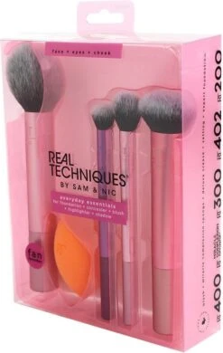Real Techniques Everyday Essentials Kwastenset - Kwastenset - Blush, Foundation, Shadow, Highlighter En Concealer Kwastenset -GlowBelle Verkoopwinkel 760x1200 6