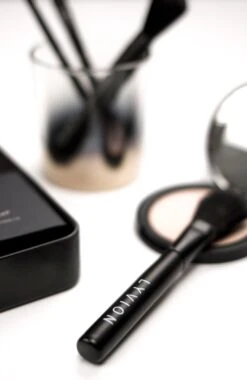 LYVION Professionele Make Up Kwasten Set - 7 Delig / Make Up / Make Up Koffer / Make Up Set / Make Up Kwasten / Make Up Kwasten Set 17 LYVION Professionele Make Up Kwasten Set - 7 Delig / Make Up / Make Up Koffer / Make Up Set / Make Up Kwasten / Make Up Kwasten Set -GlowBelle Verkoopwinkel 779x1200 1